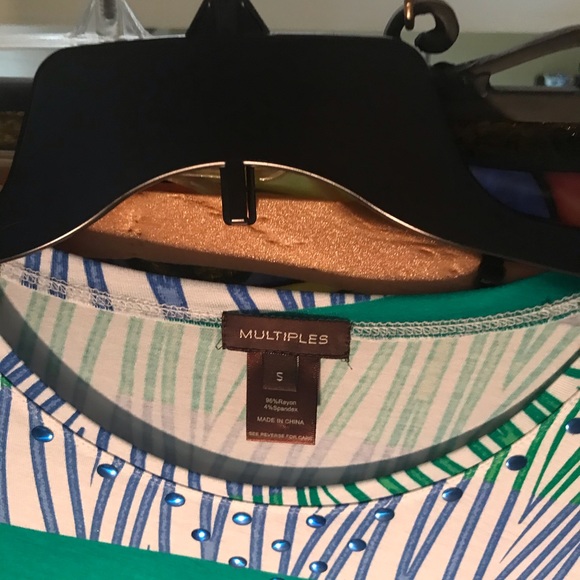 Vibrant asymmetric tunic top - Picture 1 of 2